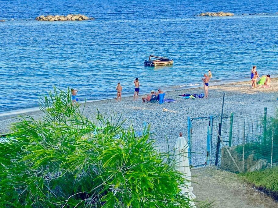 Porto Columbu - Perd'E Sali Paradise Beachfront Villa, Porto Columbu, Sardinia מראה חיצוני תמונה